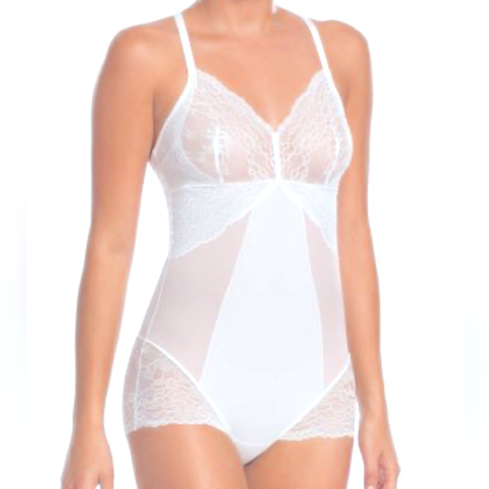 NWT Spanx Spotlight on Lace Bodysuit Clean White 1X